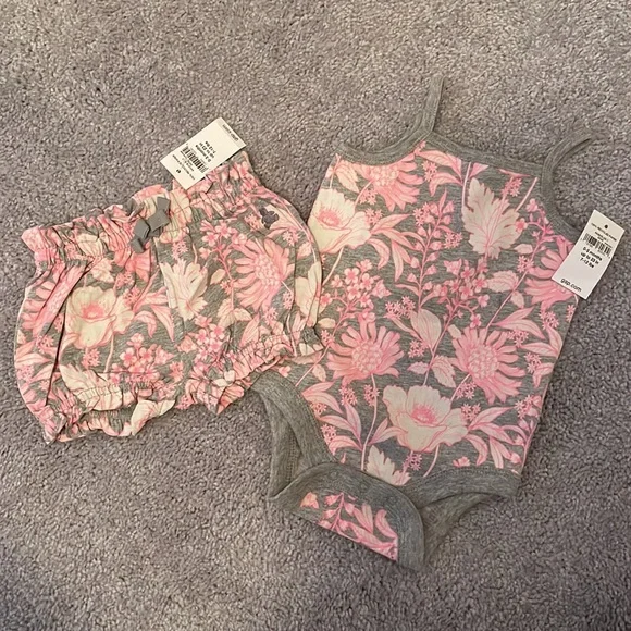 BabyGap. 0 to 3 months summer outfit. - Picture 4 of 4